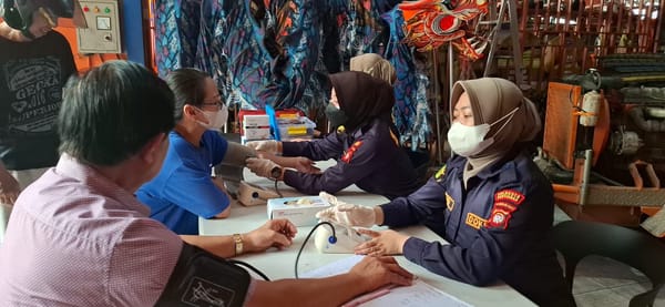 Tim Kesehatan Karhutla Polresta Pontianak Layani Warga Terdampak Kabut Asap