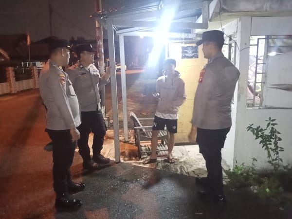 Jaga Kamtibmas Tetap Kondusif dan Aman Melalui Kegiatan Patroli Dialogis / Sambang di Wilayah Pontianak Selatan dan Pontianak Tenggara