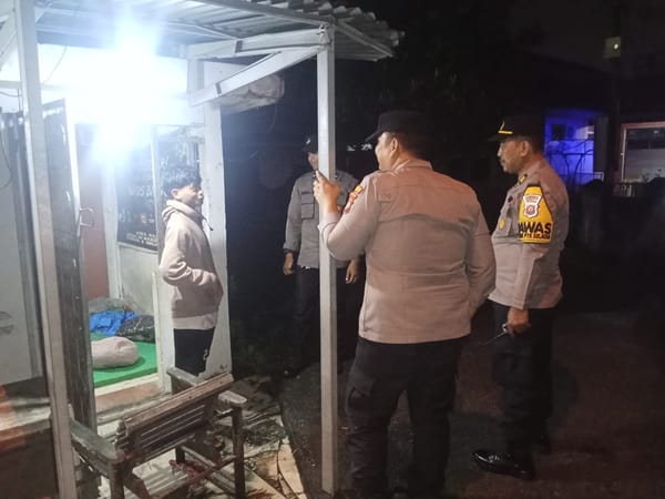 Jaga Kamtibmas Tetap Kondusif dan Aman Melalui Kegiatan Patroli Dialogis / Sambang di Wilayah Pontianak Selatan dan Pontianak Tenggara