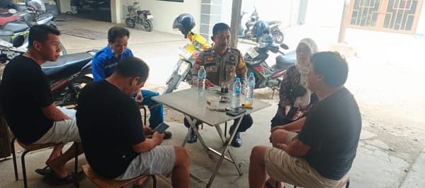 Kabut Asap Masih Pekat Sambangi Warga Binaannya Bhabinkamtibmas Siantan Hilir Minta Kurangi Aktivitas Diluar Rumah