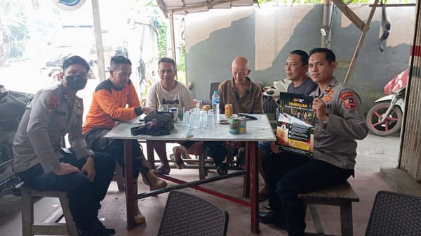 Satbinmas Polresta Pontianak Gencarkan Sosialisasi Pencegahan Karhutla dan Bagikan Air Bersih