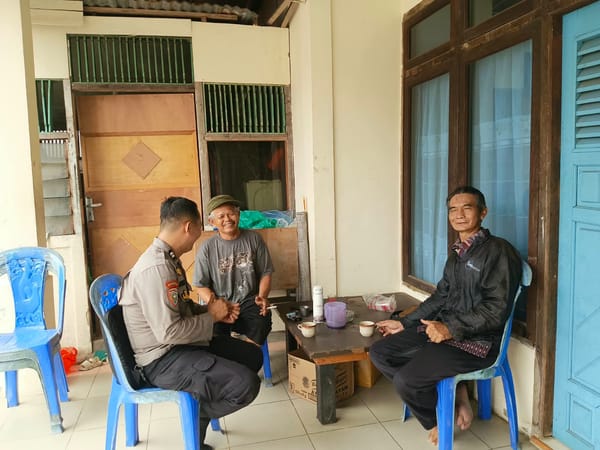 Patroli Dialogis, Bhabinkamtibmas Sungaijawi Perkuat Kamtibmas dan Ketahanan Pangan