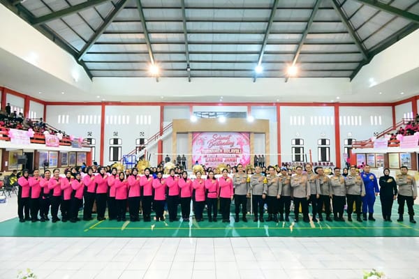 Semarak HKGB ke-74, Turnamen Voli Kapolda Cup Pererat Silaturahmi Bhayangkari Polda Jambi