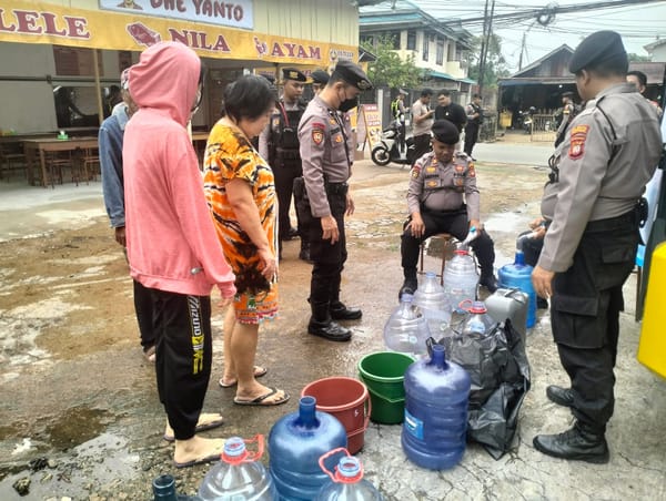 Water Cannon Jadi Sarana Berbagi, 5.000 Liter Air Bersih untuk Warga