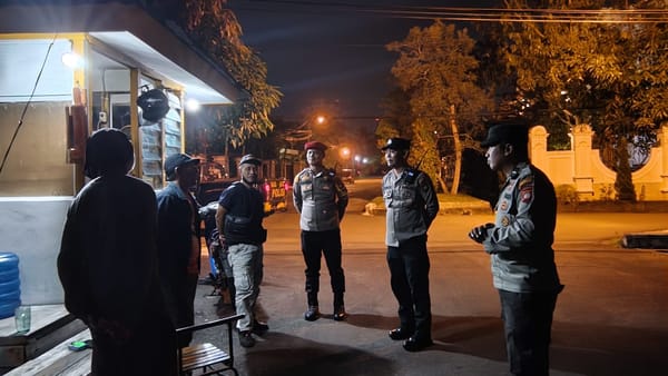 Ciptakan situasi aman, Polsek Pontianak Selatan tongkatkan patroli dialogis sampaikan himbauan kamtibmas