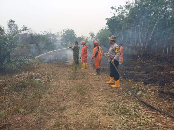 Deteksi Titik Panas, Polsek Muara Bulian dan Satgas Karhutla Cek Langsung Hotspot di Tahura