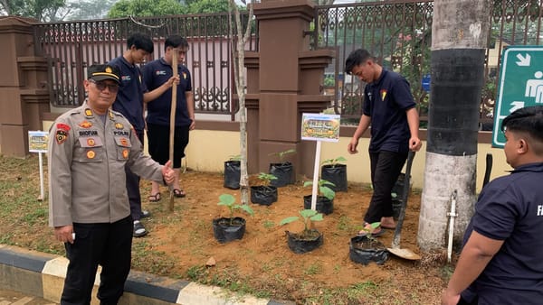 Dukung Swasembada Pangan, Polresta Pontianak Manfaatkan Lahan Mako untuk Program P2B