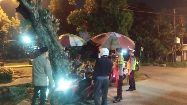 Patroli Malam Minggu Aman, Polsek Pontianak Barat Antisipasi Gangguan Kamtibmas dan Kenakalan Remaja
