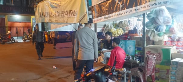 Patroli Malam Minggu Aman, Polsek Pontianak Barat Antisipasi Gangguan Kamtibmas dan Kenakalan Remaja