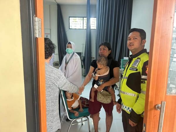Piket Lantas Polsek Pontianak Timur Tangani Laka Lantas, Diselesaikan Secara Kekeluargaan