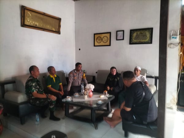 Lakukan Problem Solving Bhabinkamtibmas Siantan Tengah Mediasi Perselisihan Warga Gg. Selat Madura Berakhir Damai