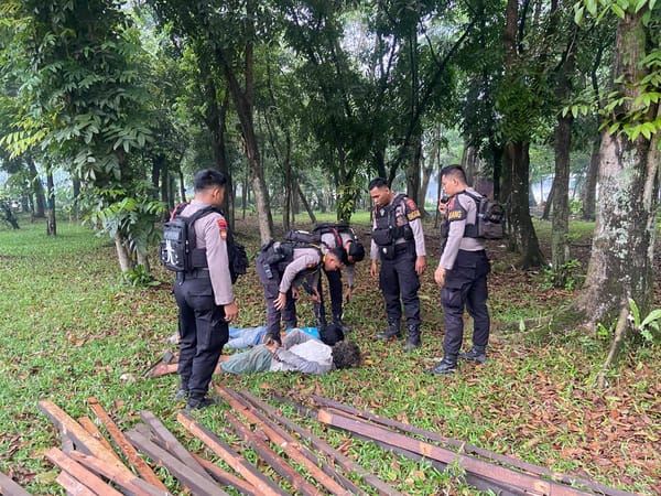 Respons Cepat Call Center 110, Patroli Enggang Resta Amankan Dua Terduga Pelaku Pencurian Kayu Belian