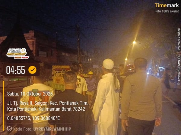 ENGGANG TIMUR POLSEK PONTIANAK TIMUR DATANGI TKP KEBAKARAN RM SEKUMPUL DI KELURAHAN SAIGON