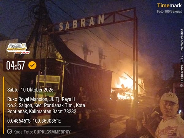 ENGGANG TIMUR POLSEK PONTIANAK TIMUR DATANGI TKP KEBAKARAN RM SEKUMPUL DI KELURAHAN SAIGON