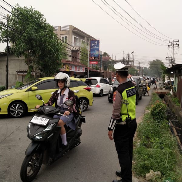 Depan Sekolah hingga Titik Macet Dijaga Polisi, Kapolresta Pontianak Utamakan Keselamatan Warga dan Pelajar jadi Prioritas