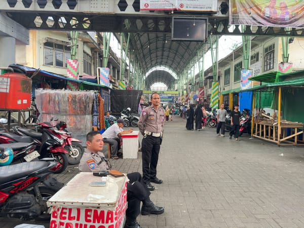 Polsek Pontianak Kota Amankan Peringatan Maulid Nabi Muhammad SAW di Pasar Tengah
