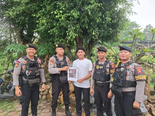 Patroli Samapta Sambangi Warga Jalan Perdamaian, Imbau Tidak Membakar Lahan dan Ajak Jaga Kamtibmas