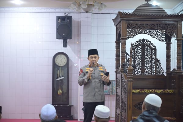 Subuh Keliling di Masjid Jami Ass’adah, Kapolda Jambi Ajak Masyarakat Jaga Kamtibmas