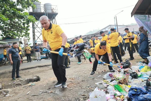 Lewat Green Policing di Pasar Galuh Cempaka, Polda Kalsel Ajak Masyarakat Peduli Lingkungan
