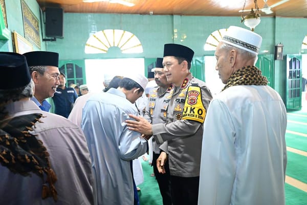 Kapolda Jambi Laksanakan Salat Jumat Keliling, Pererat Silaturahmi dengan Masyarakat