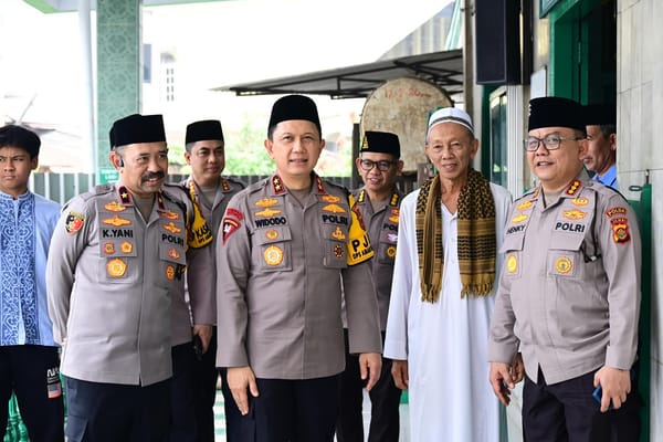 Salat Jumat Keliling, Kapolda Jambi Bangun Kedekatan dan Jalin Silaturahmi dengan Masyarakat