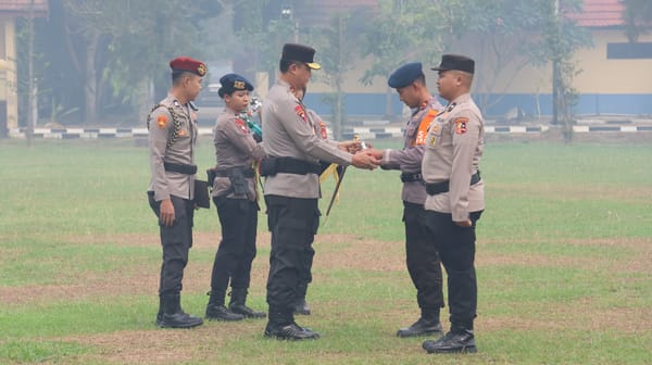 Polda Kalteng Perkuat Penanganan Karhutla dengan Dukungan 10 Personel Pusdokkes dan 200 Brimob NTB