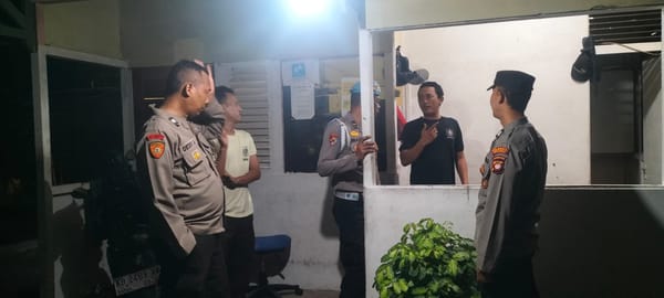 Sambangi Pengunjung Warkop Patroli Polsek Pontianak Utara Himbau Warga Tak Konsumsi Miras Dan Narkoba