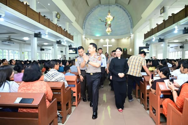 Perkuat Kerukunan Antarumat Beragama, Kapolda Jambi Kunjungi Jemaat HKBP Kotabaru
