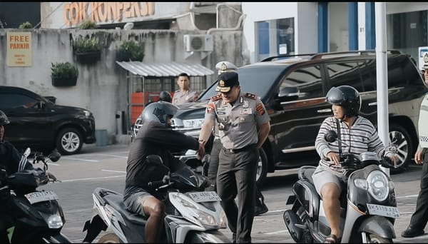 Kapolda Bali Turun Langsung Atur Lalu Lintas di Denpasar, Wujud Nyata Polisi Bersama Masyarakat