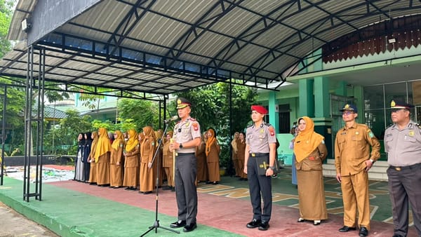 Polisi Peduli Pendidikan, Kapolresta Pontianak Ajak Pelajar SMA Negeri 3 Pontianak Jauhi Narkoba dan Kenakalan Remaja