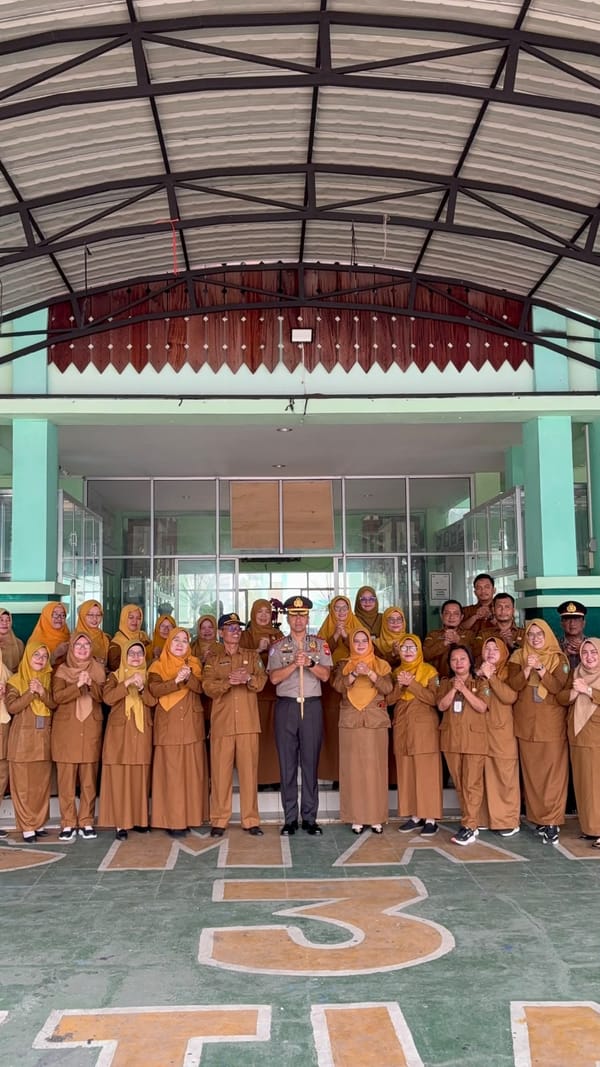 Polisi Peduli Pendidikan, Kapolresta Pontianak Ajak Pelajar SMA Negeri 3 Pontianak Jauhi Narkoba dan Kenakalan Remaja