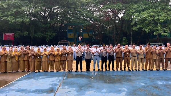 Wakapolresta Pontianak Edukasi Pelajar SMA Negeri 1 tentang Bahaya Bullying, Narkoba, dan Kenakalan Remaja