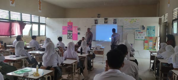 Polisi Bersama Masyarakat, Polsek Pontianak Kota Ajak Pelajar SMAN 13 Stop Narkoba
