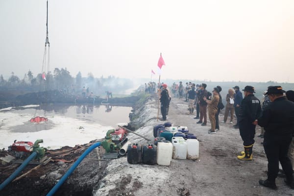 Optimalkan Pemadaman Karhutla, Kapolda Kalsel Terapkan Metode Surfaktan Pyrox dan Water Bombing