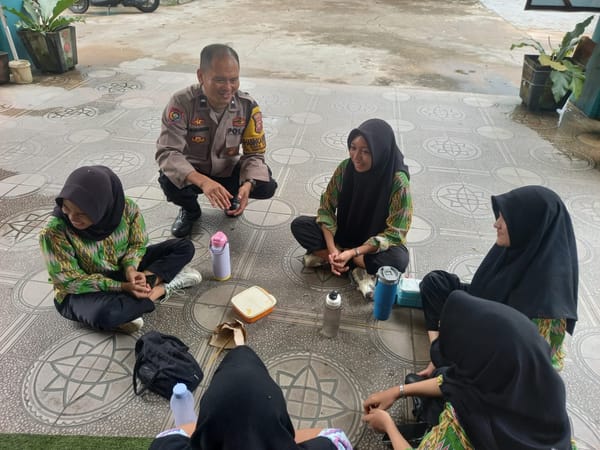 Police Go To School, Bhabinkamtibmas Sampaikan Pesan Kamtibmas Kepada Siswa