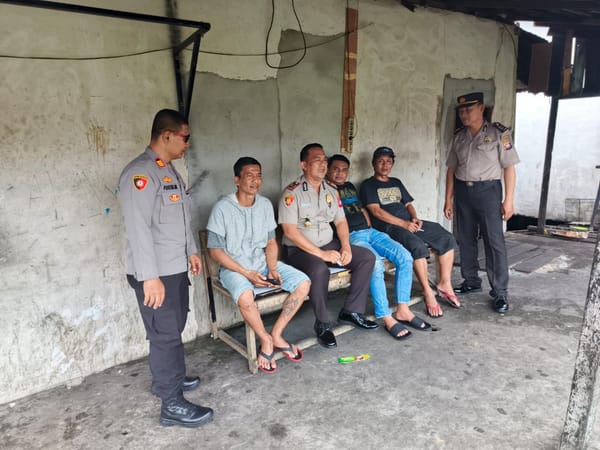 Polisi Peduli Pengangguran, Kapolsek Pontianak Timur Sambangi Warga Kampung Beting