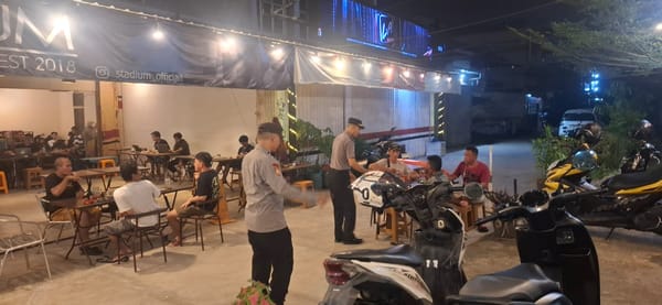 Patroli Polsek Pontianak Utara Ajak Warga Turut Berpatisipasi Jaga Kamtibmas Tetap Aman