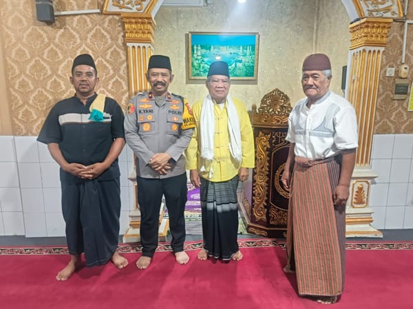 Bangun Kedekatan dengan Warga, Wakapolda Jambi Gelar Sholat Subuh Keliling