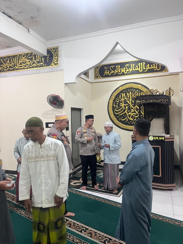 SUBUH KELILING, KAPOLSEK PONTIANAK TIMUR AJAK MASYARAKAT JAGA KAMTIBMAS DAN BIJAK BERMEDIA SOSIAL