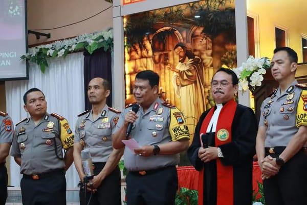 Pererat Kedekatan dengan Jemaat, Wakapolda Kalsel Hadiri Minggu Kasih di Gereja GKE Eppata