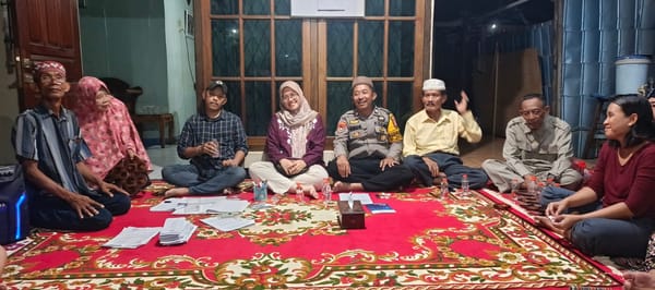 Bhabinkamtibmas Siantan Hilir Hadir Peremajaan Ketua RW Ajak Warga Jaga Kerukunan Dan Toleransi