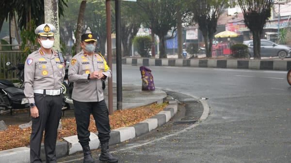Wujudkan Pelayanan kepada Masyarakat, Wakapolda Kalteng Bersama Pejabat Utama Atur Lalu Lintas