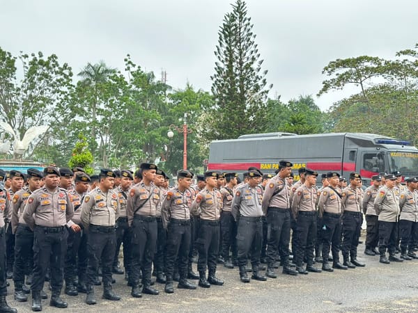 Kapolda Jambi Imbau Massa Jaga Ketertiban dan Kedamaian saat Berunjuk Rasa di Kantor Gubernur