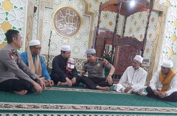 Jum'at Keliling, Wakapolsek Pontianak Utara Ajak Jamaah Cegah Tawuran Remaja