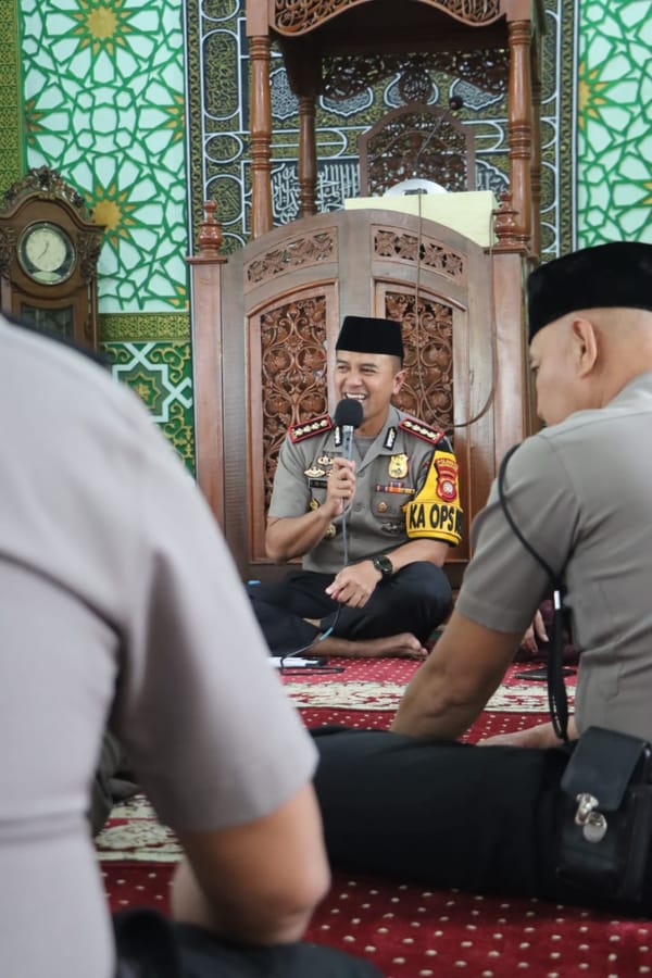 Safari Jumat, Kapolresta Pontianak Ajak Warga Waspada Kejahatan Online
